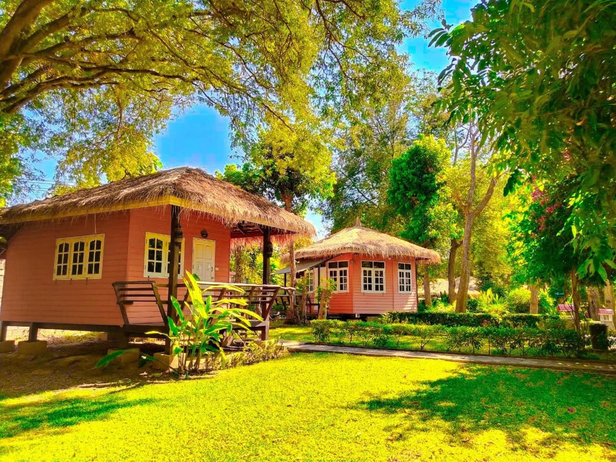 Aurora Resort Kanchanaburi Buitenkant foto