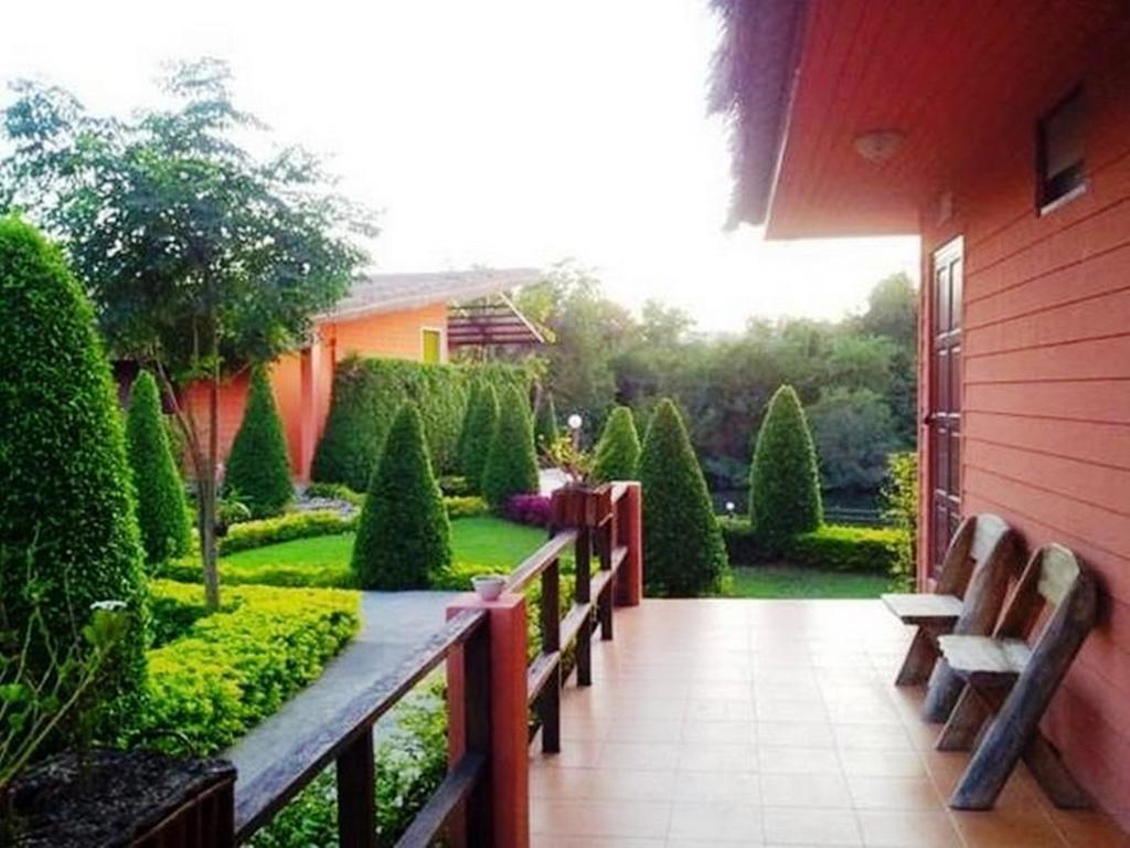 Aurora Resort Kanchanaburi Buitenkant foto