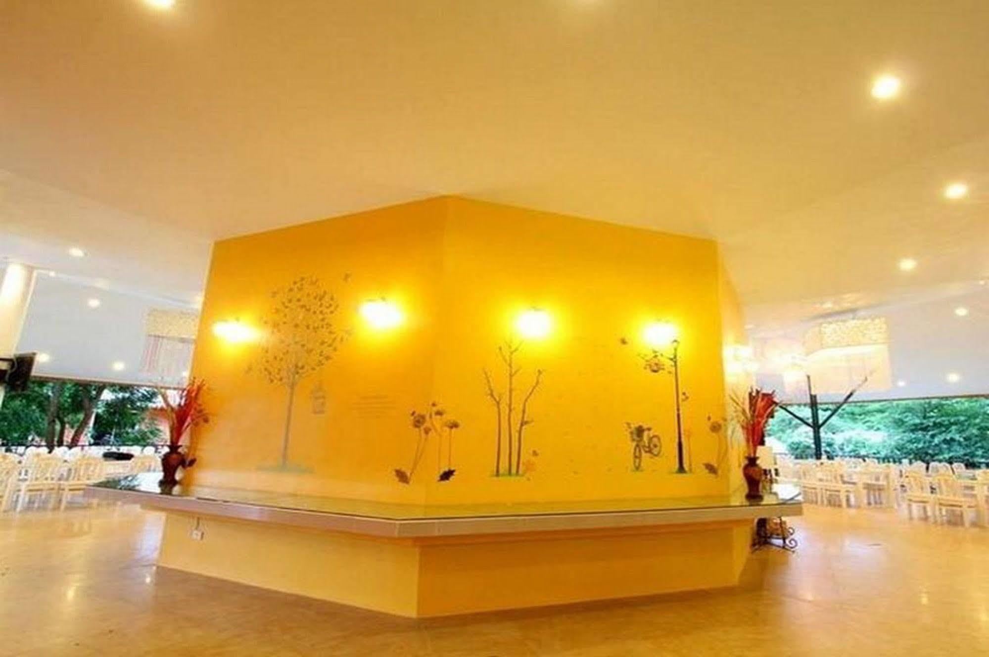 Aurora Resort Kanchanaburi Buitenkant foto